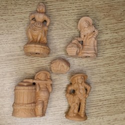 Lot 4 santons Vignerons NON PEINT DECLASSE
