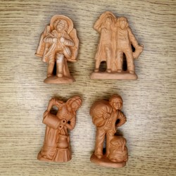Lot 4 santons NON PEINT DECLASSE